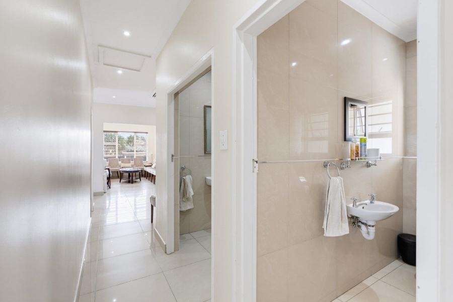 To Let Commercial Property for Rent in Table View Western Cape